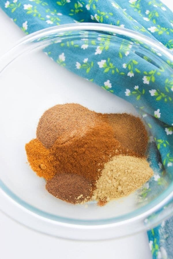 apple pie spice blend in a bowl