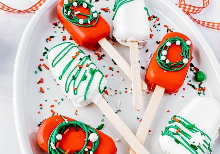 Festive Christmas Cakesicles