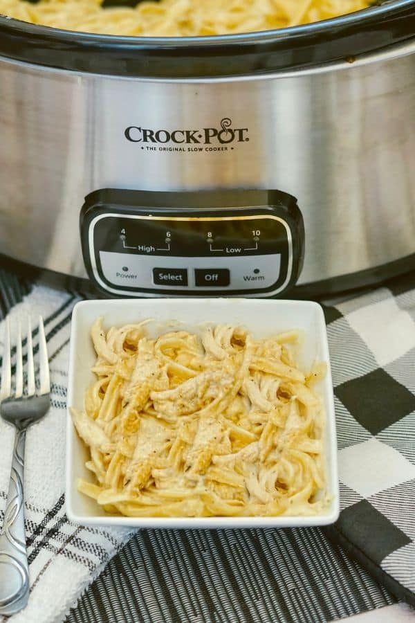 Incredible Crock Pot Cajun Chicken Pasta
