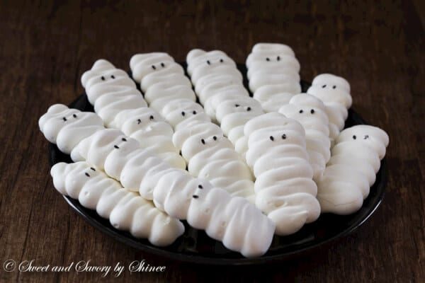 22 Spooktacular Halloween Cookies