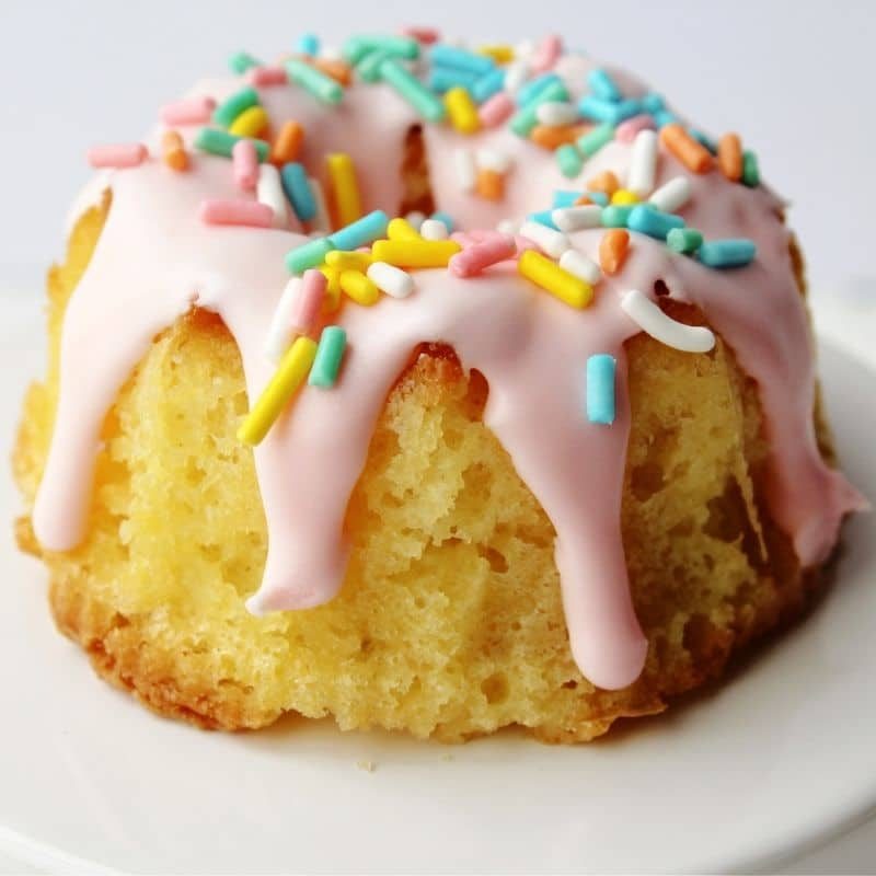 Lemon Mini Bundt Cake