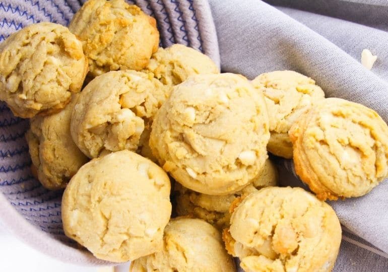 White Chocolate Macadamia Nut Cookies