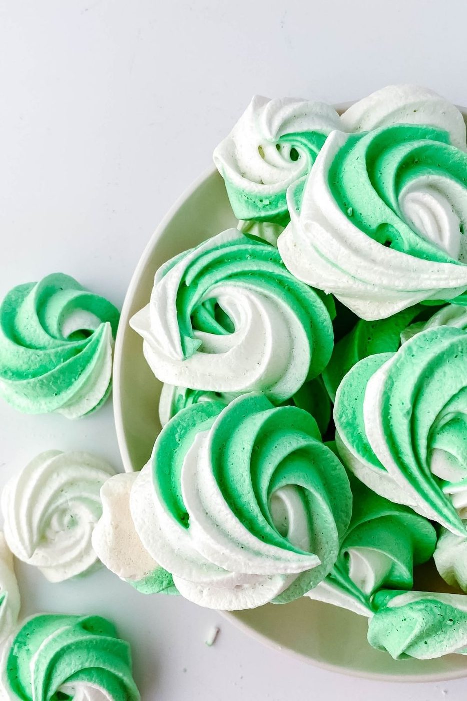 meringue christmas cookies in a bowl 