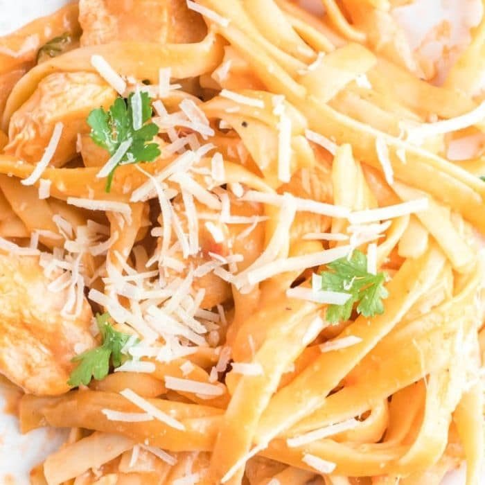 Instant Pot Chicken with Vodka Sauce Pasta