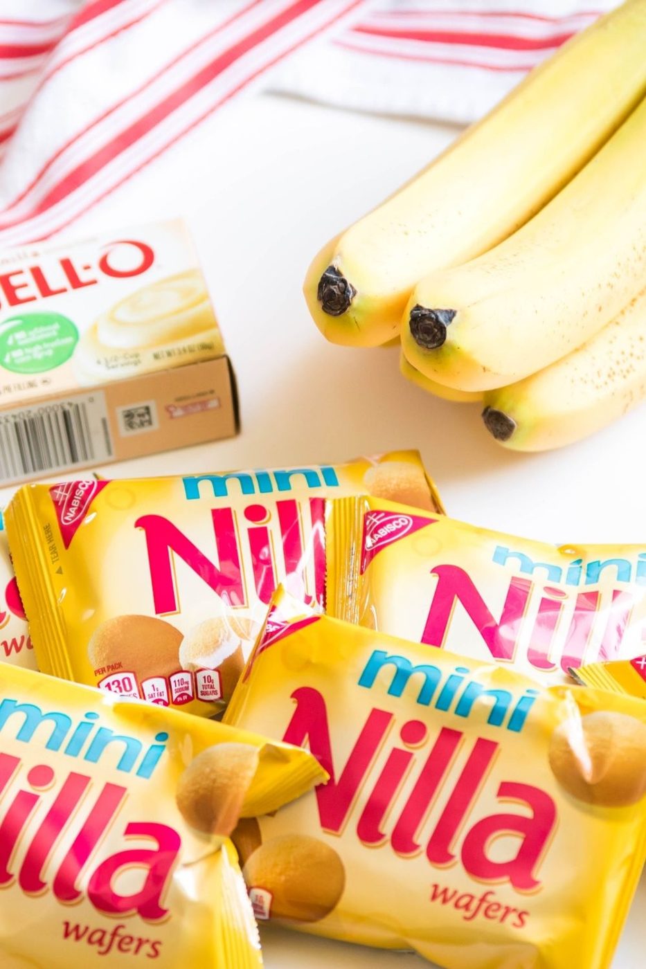 packages of nilla wafers, banana, and box of pudding 