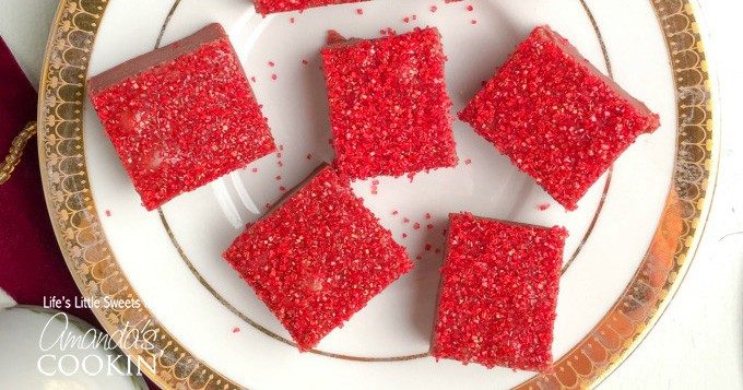 15+ Red Velvet Desserts & Drinks