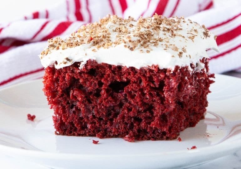 15+ Red Velvet Desserts & Drinks