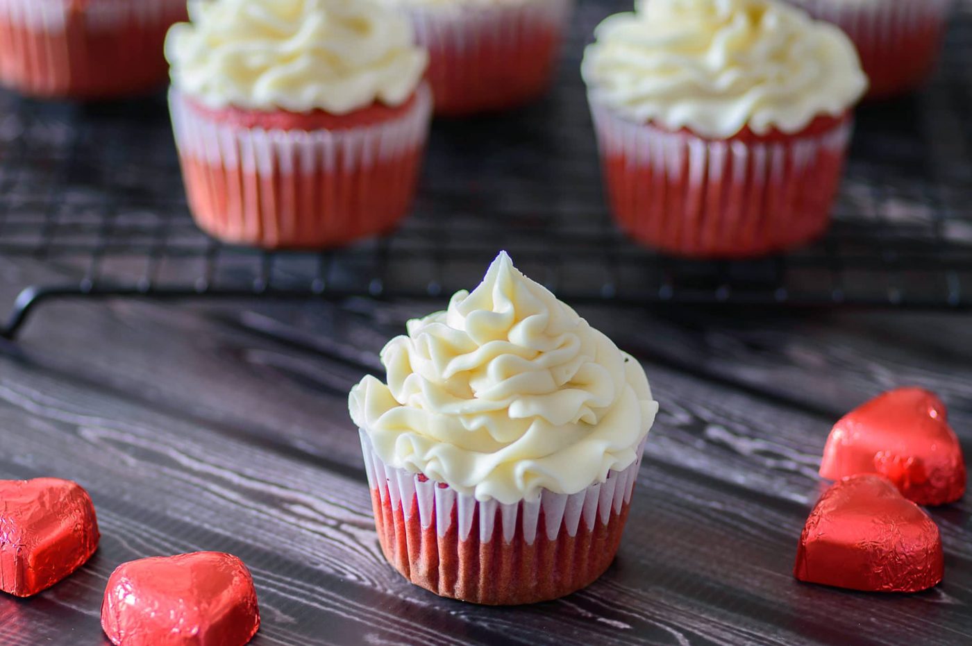 15+ Red Velvet Desserts & Drinks