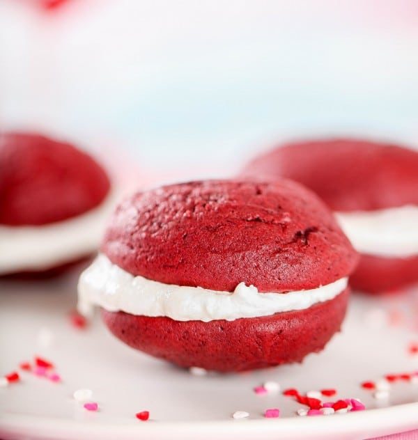 15+ Red Velvet Desserts & Drinks