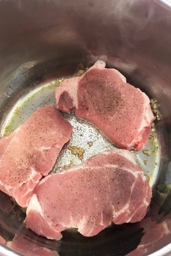 smothered pork chops recipe (1)