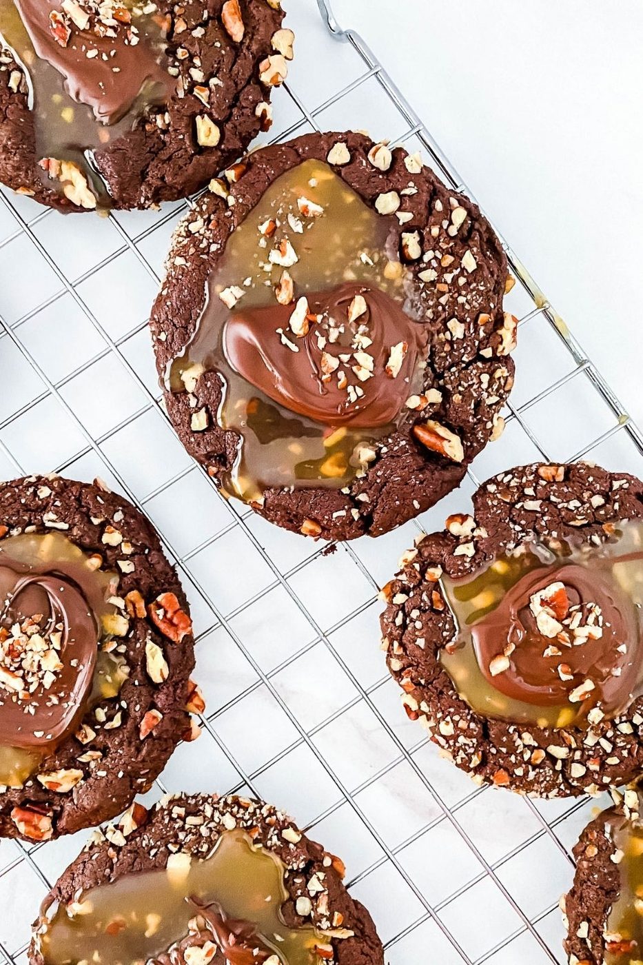 cookies on a cooling rack overhead view 