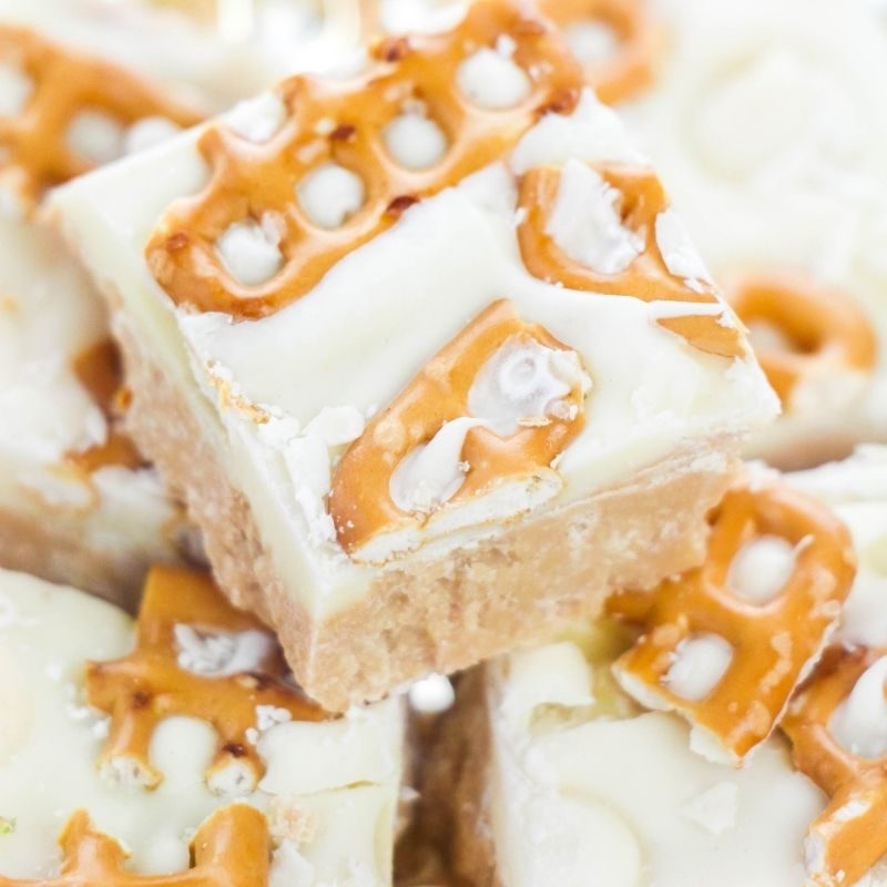 White Chocolate Caramel Fudge with Pretzels