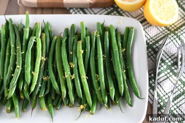 Lemon Garlic Sautéed Green Beans 3 Close up of Lemon Garlic Skillet Green Beans